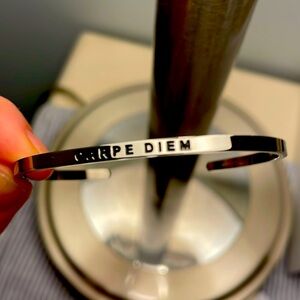 Carpe Diem
Silver cuff bracelet